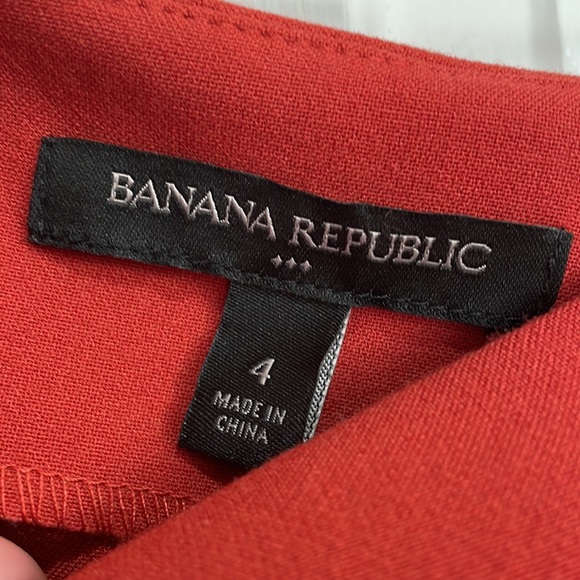 Banana Republic || Mini Skirt with Laser Cut Hem; Burnt Orange; Size 4 - Picture 10 of 12